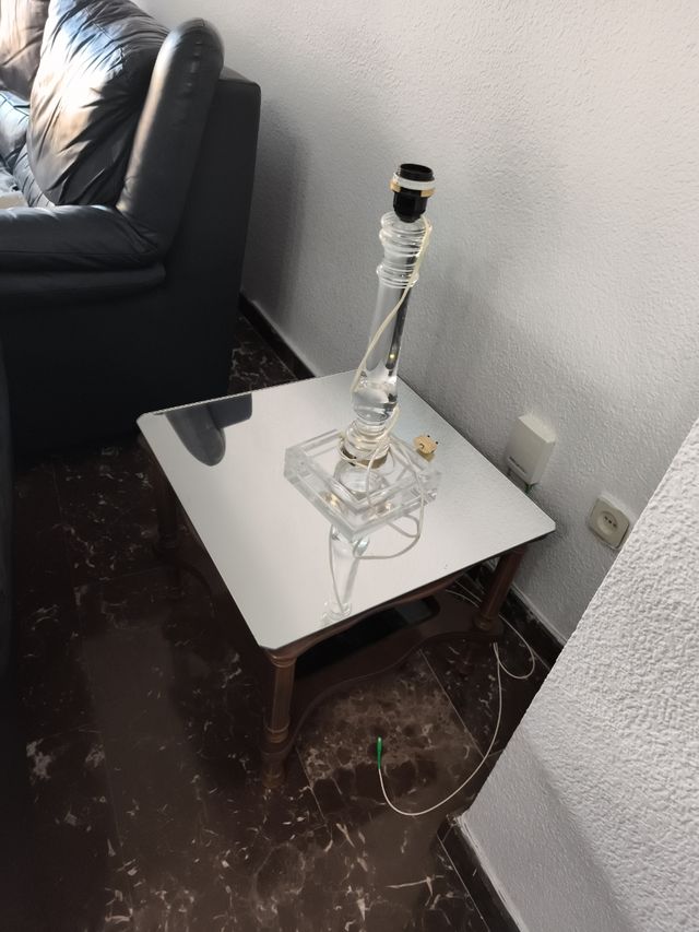 Lámpara y mesita acrílica