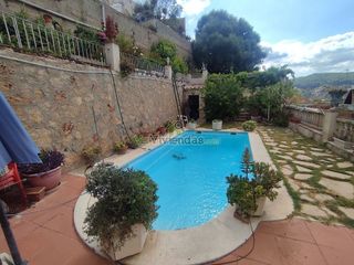 Chalet en venta en Vallirana