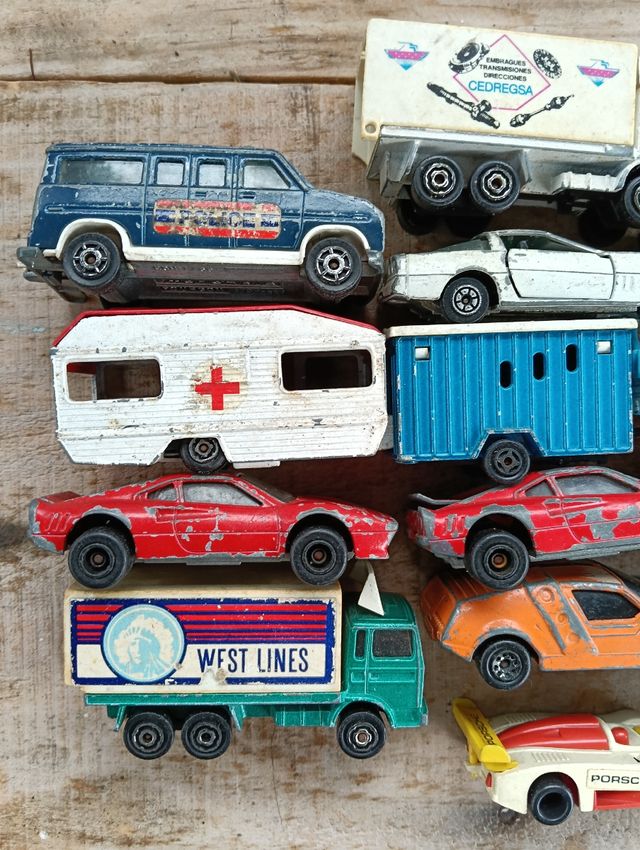 15 Coches antiguos Matchbox y otros.