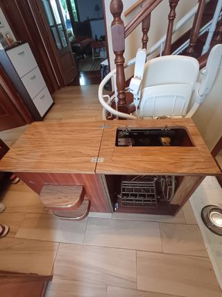 Máquina Coser Singer Antigua con Mueble