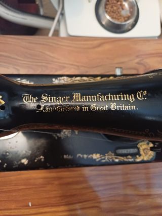 Máquina Coser Singer Antigua con Mueble