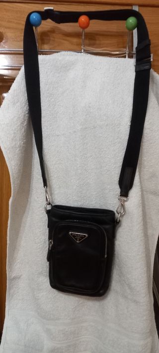 Bolso Prada bandolera piel negra