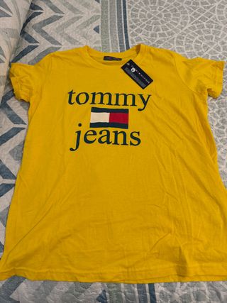 Camiseta Tommy Hilfiger amarilla
Nueva sin estrena