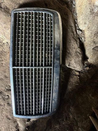 Parrilla Mercedes Benz W123