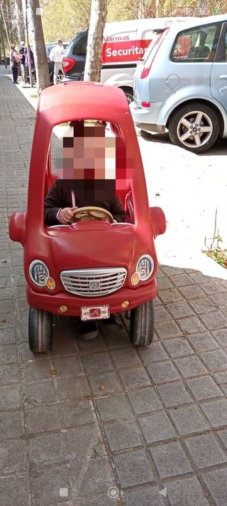 Coche infantil rojo