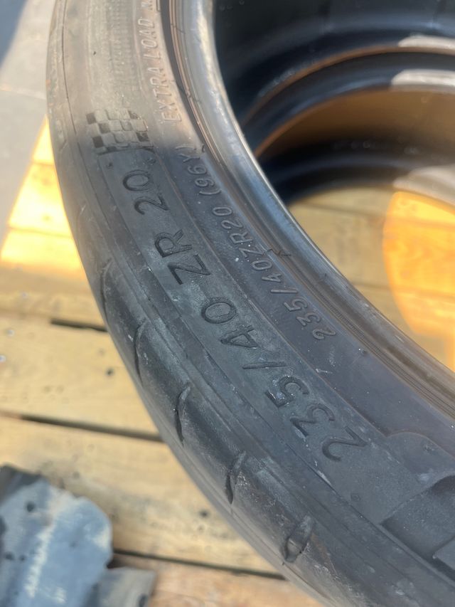 2 Neumáticos Michelin Pilot Sport 4S 235/40/20