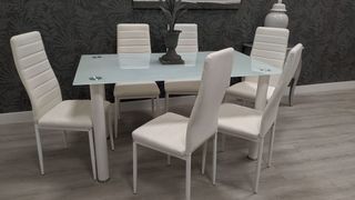 Mesa de comedor de vidrio y 6 sillas altas
