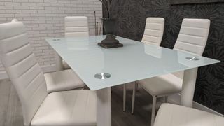 Mesa de comedor de vidrio y 6 sillas altas