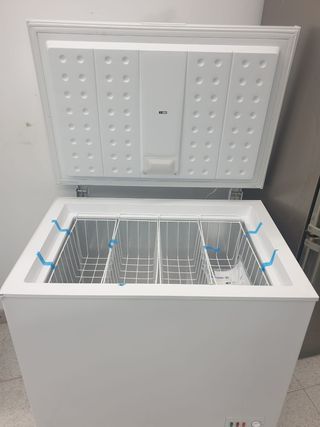 Congelador arcón 95cm largo , nueva con tara 