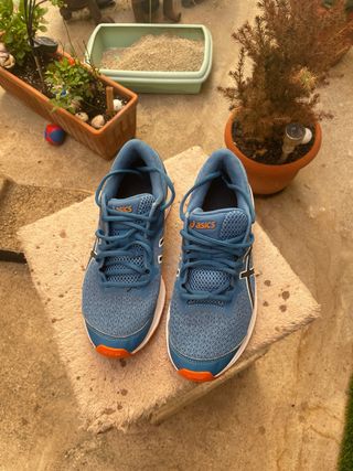 Zapatillas Asics GT-1000 azules ,talla. 39,5