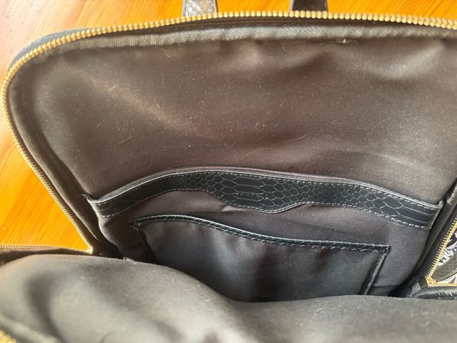 Mochila negra Parfois - Piel Serpiente