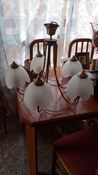 Lámpara 5 tulipas dorada
