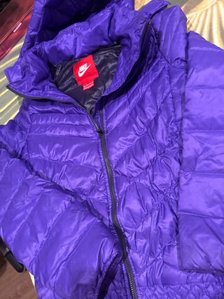 Chaqueta Nike morada talla XS