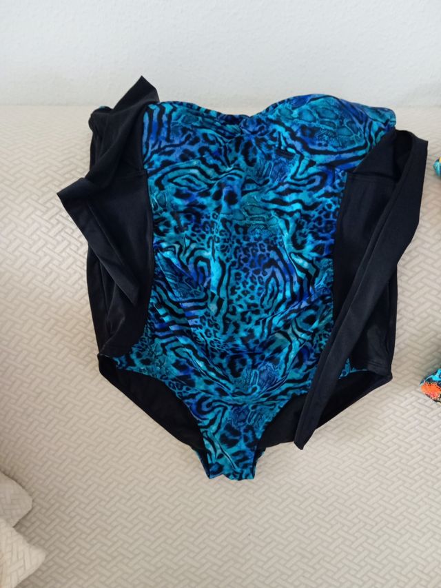 Bañador azul y negro mujer