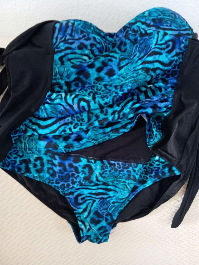 Bañador azul y negro mujer