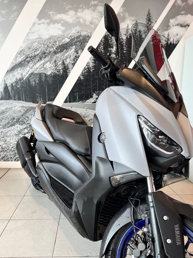 Yamaha XMax 300 Gris Impecable