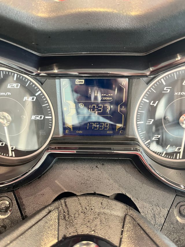 Yamaha XMax 300 Gris Impecable