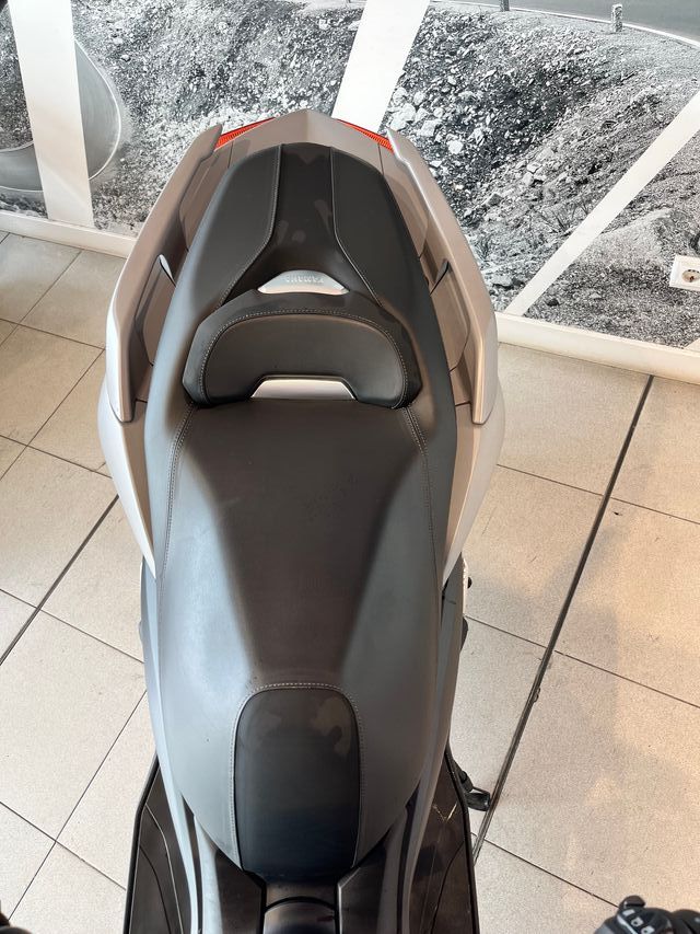 Yamaha XMax 300 Gris Impecable