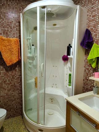 Ducha hidromasaje Jacuzzi