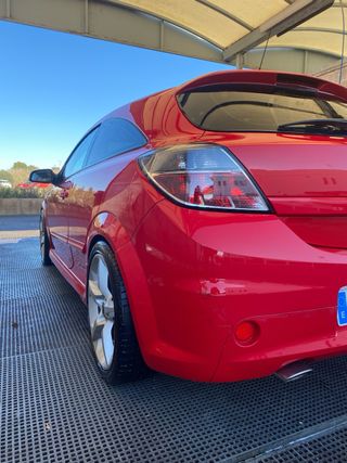 Opel Astra H GTC: Faros traseros