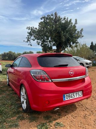 Opel Astra H GTC: Faros traseros