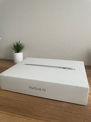 MacBook Air 13" Apple