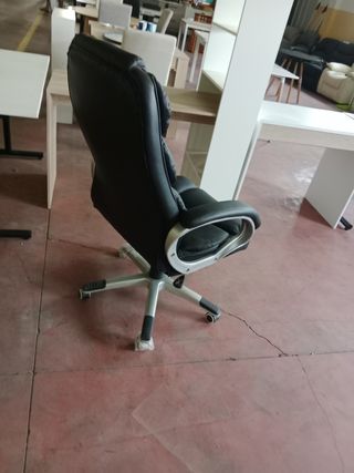 Silla oficina negra piel sintética