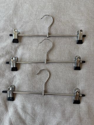 3 Perchas metálicas para faldas - 30 cm