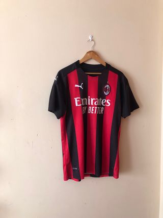 Camiseta de fútbol. AC MILAN.