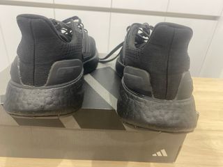 Adidas Pureboost 22- Talla 42.5 . Muy Buen Estado