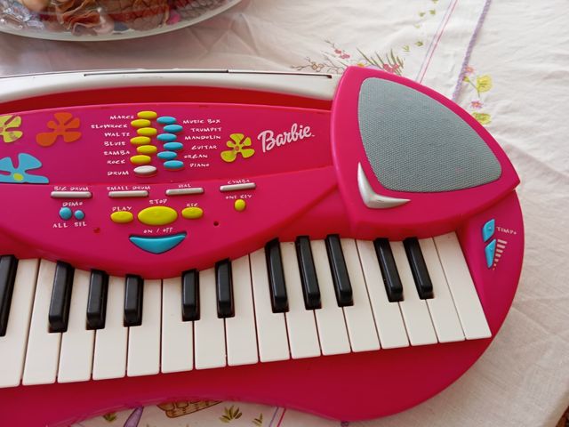 Piano Barbie infantil