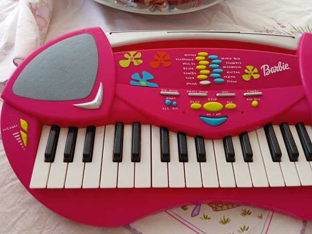 Piano Barbie infantil
