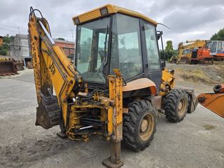 Retroexcavadora JCB 2CX usada