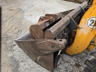 Retroexcavadora JCB 2CX usada