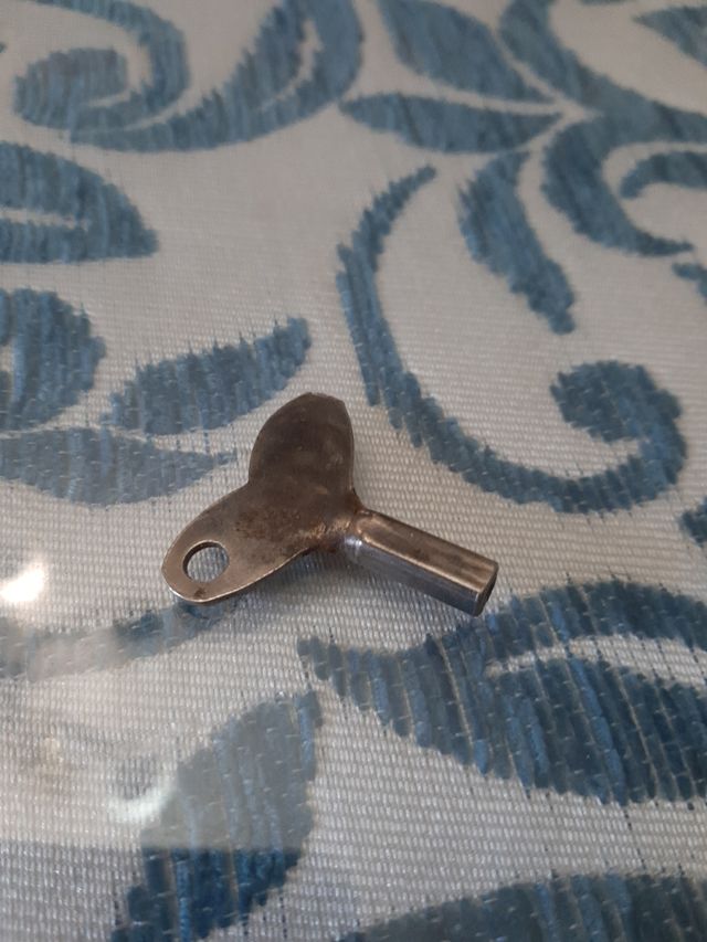 Llave de cuerda antigua