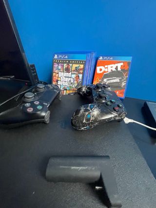 PS4 (PlayStation 4) + 2 mandos + 9 juegos