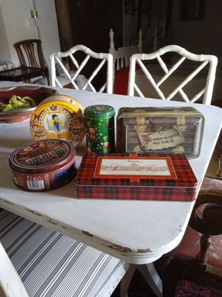 5 Latas metálicas vintage