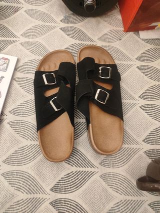 Sandalias planas negras