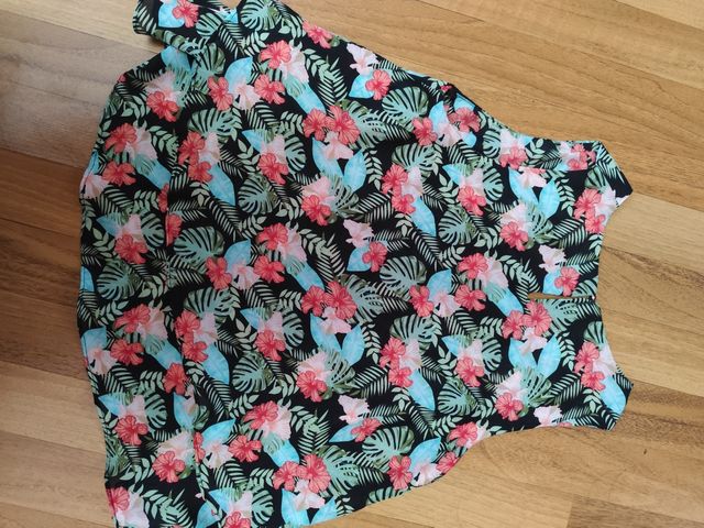 Blusa flores negra talla S