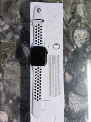 Apple Watch 45mm GPS + cellular con 2 Correas