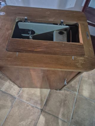 Máquina coser Alfa con mueble