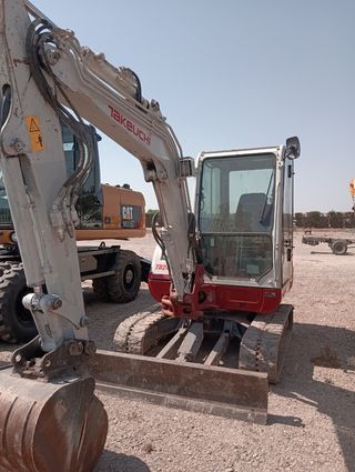 Miniexcavadora TAKEUCHI TB240