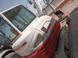 Miniexcavadora TAKEUCHI TB240