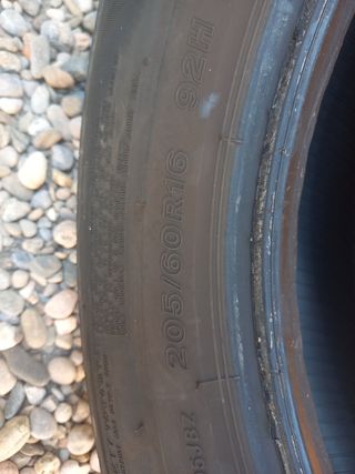 Neumático Bridgestone usado