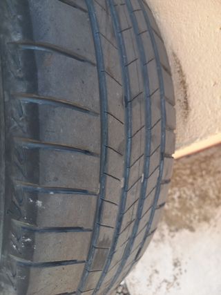 Neumático Bridgestone usado