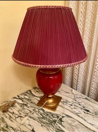 Lámpara pie cerámica para mesa granate y dorada