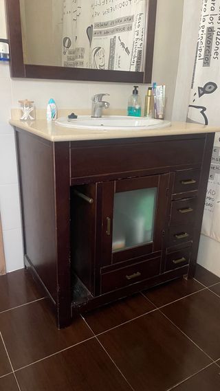 Mueble baño madera oscura + lavabo + espejo