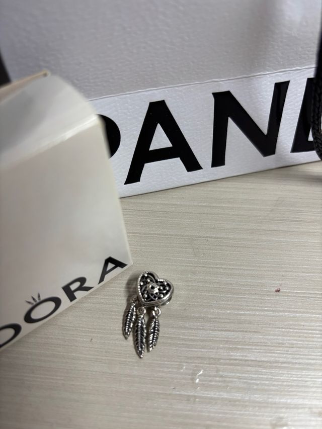 Charm Pandora Plata - Corazón con Plumas