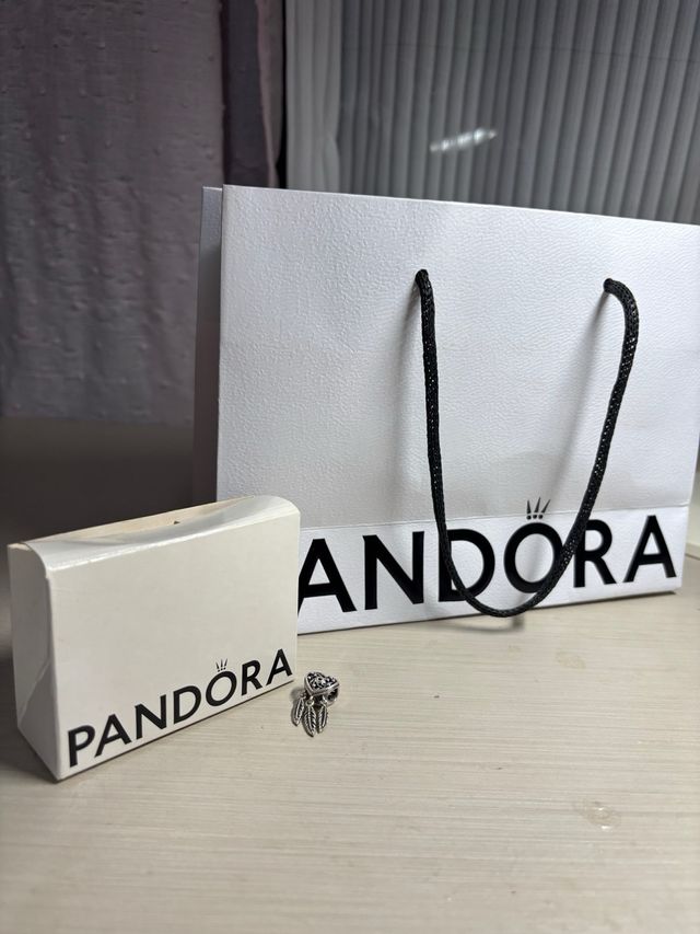 Charm Pandora Plata - Corazón con Plumas