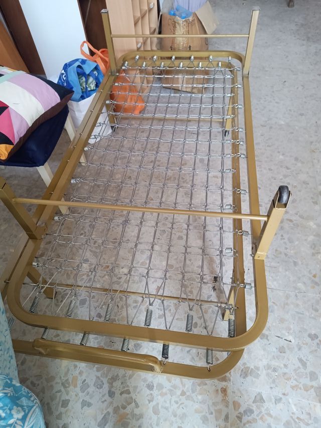 Somier individual metálico dorado. Precio cada uno